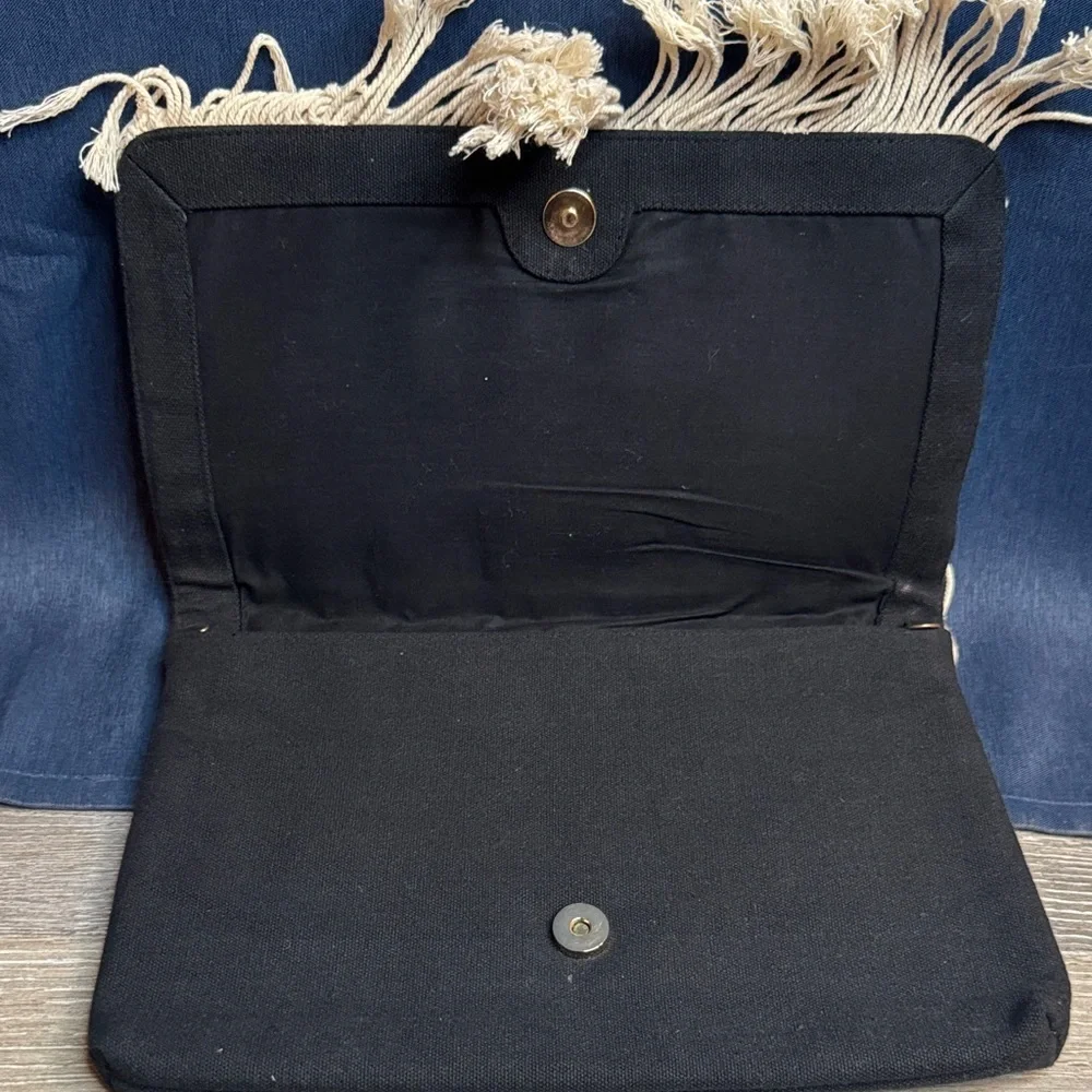 Stella & Dot Ivory Macramé Clutch 0305